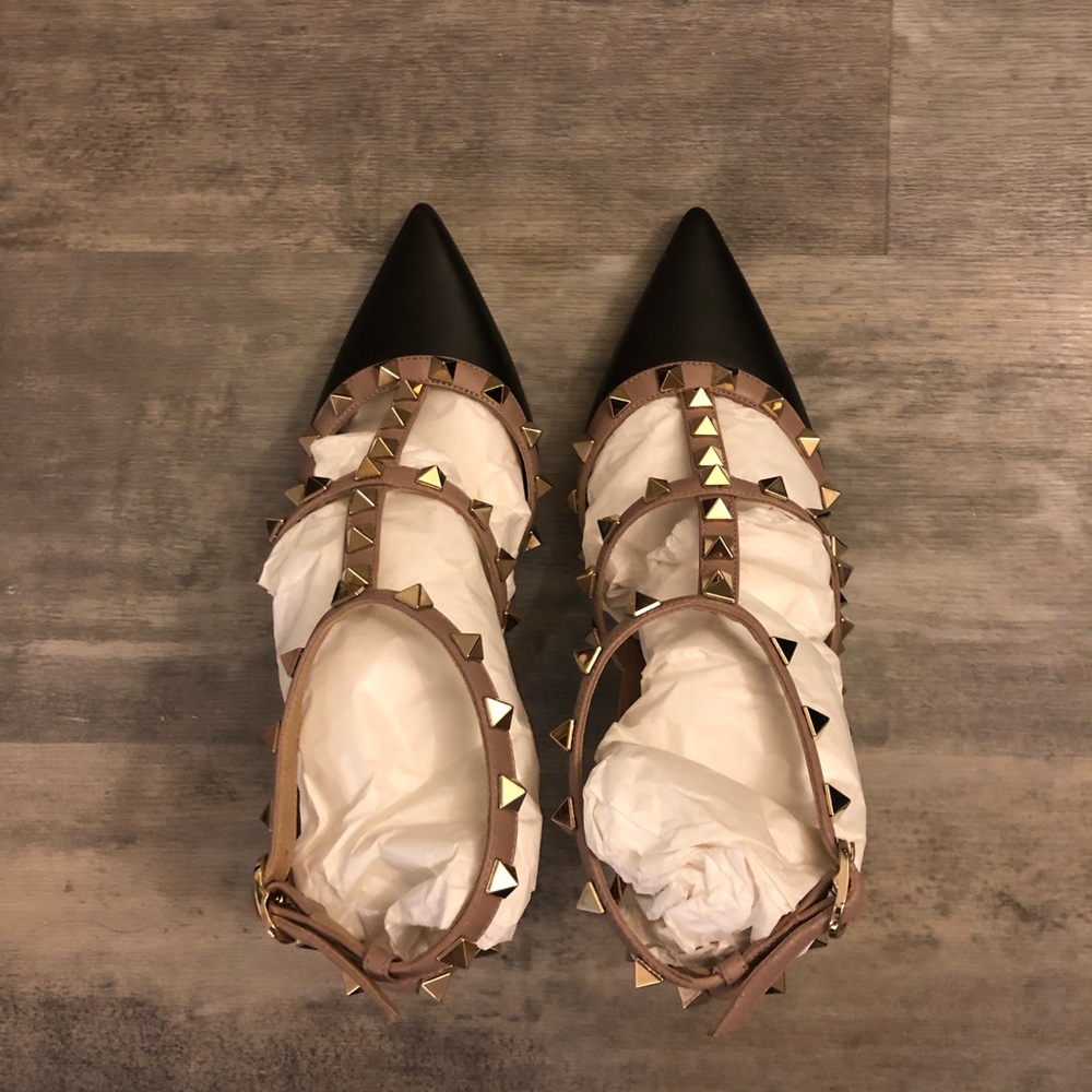 Valentino Garavani Rockstud Leather Pump